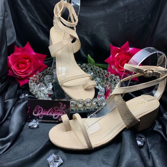 Divaliciouss Shoetique - Picture 5 of 13